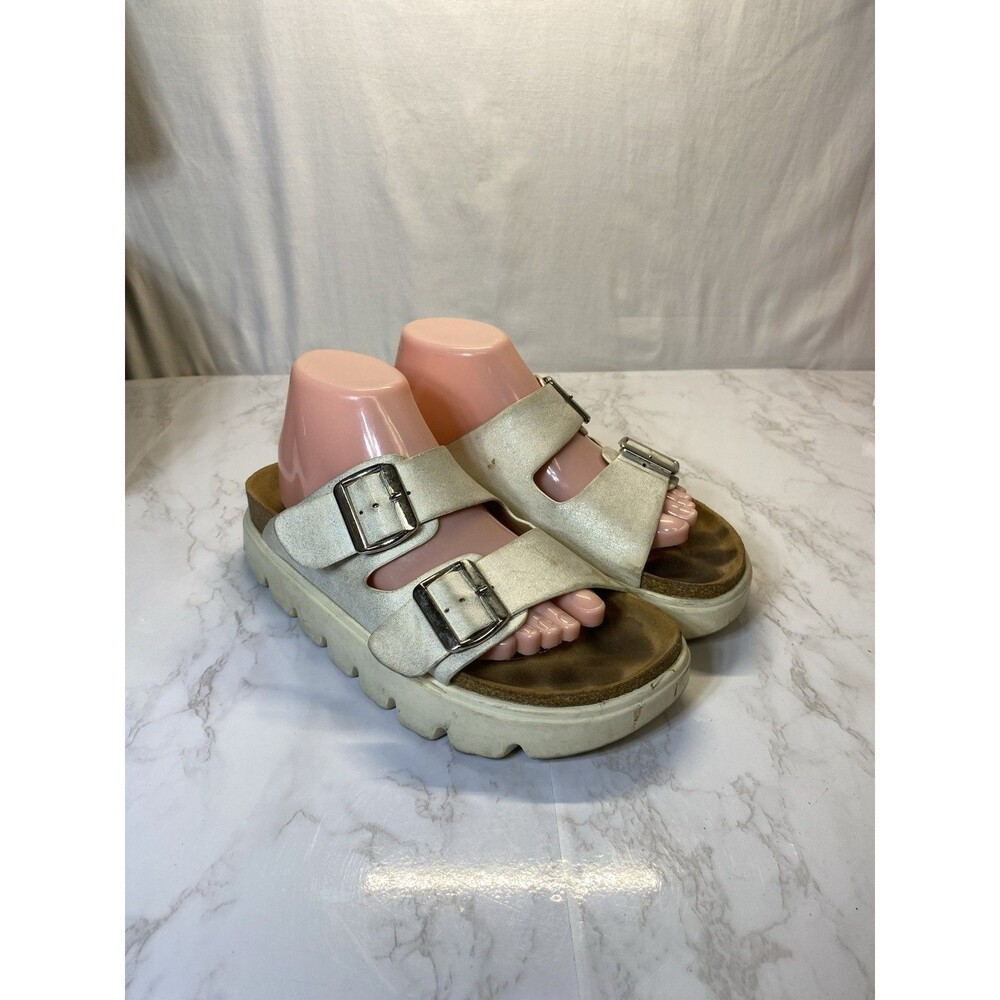 CORKY'S FOOTWEAR RUMOR HAS IT SANDAL WHITE METALLIC SIZE 10-